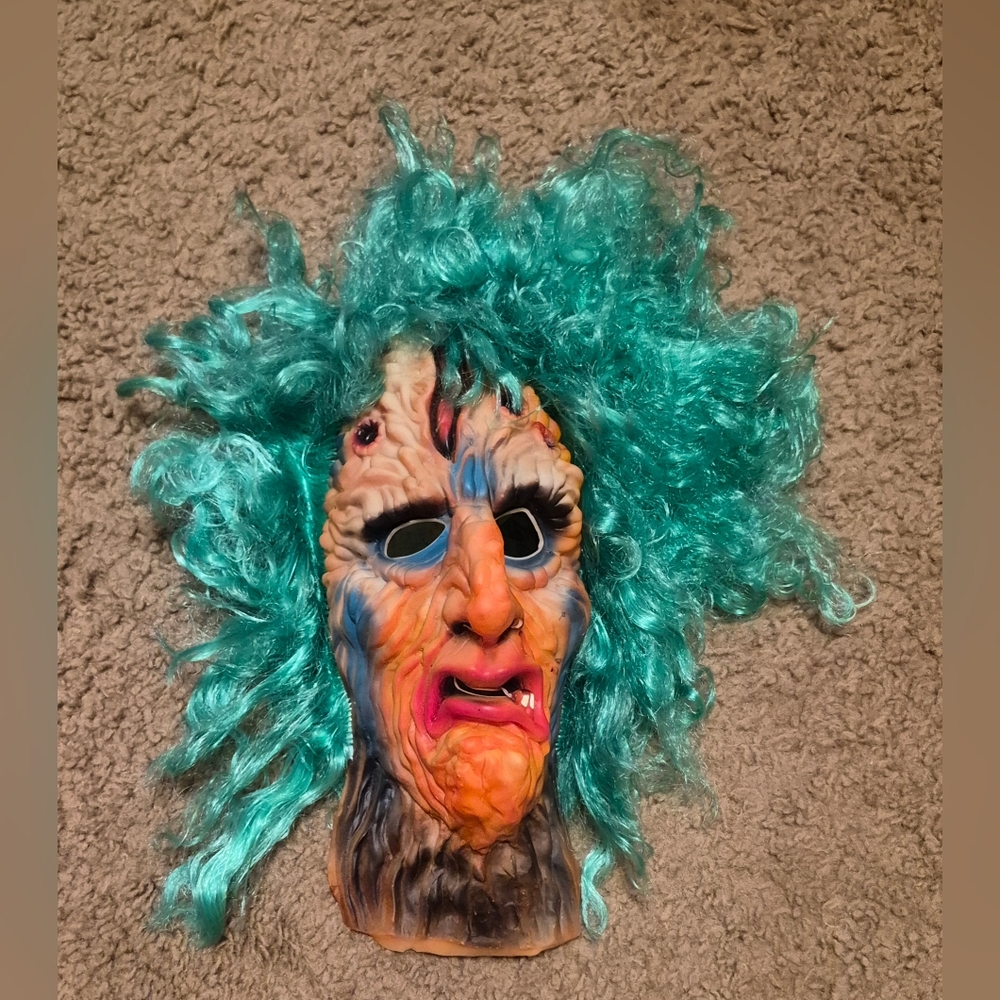 VTG Funworld Rubber Mask Rotting Pumkin Face Mask with Green Hair